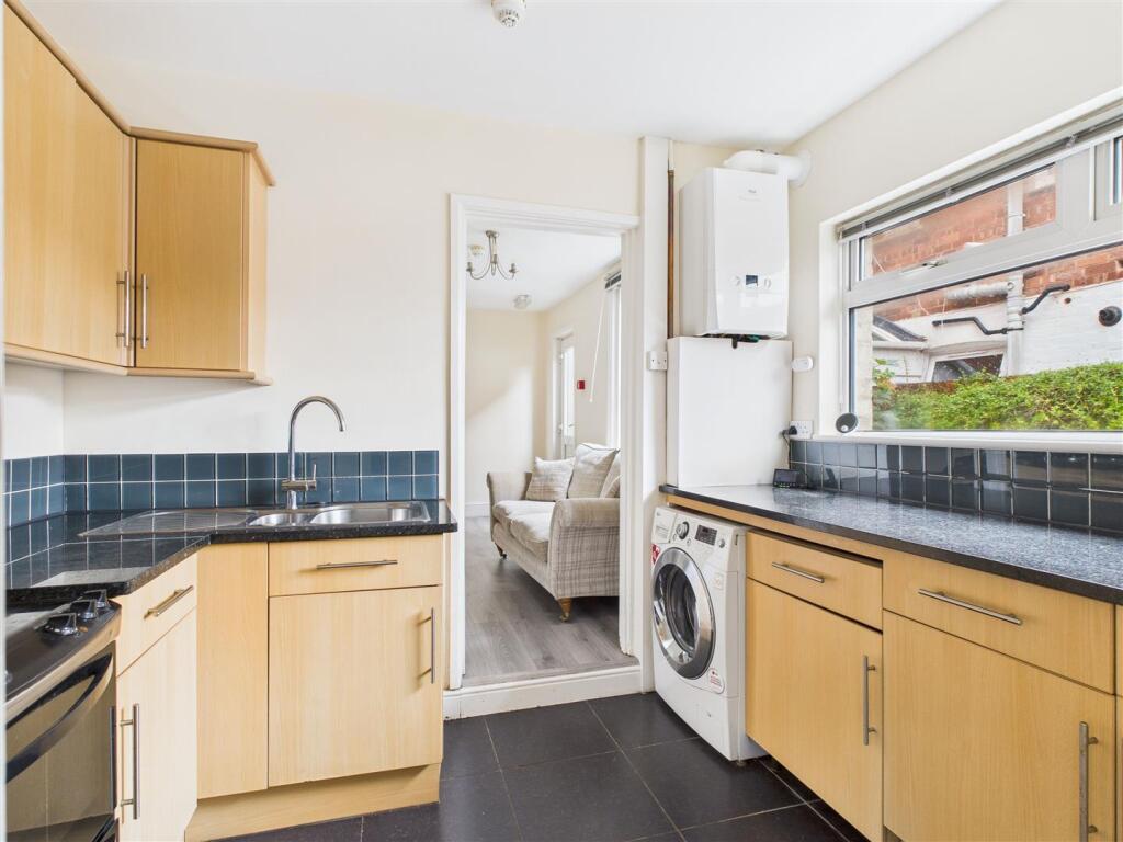 10 St Johns Road - 08.jpg