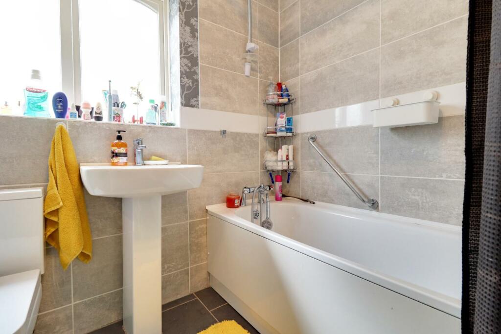 Family Bathroom II.jpg