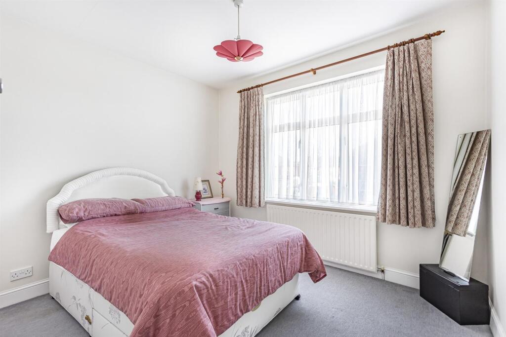 Bedroom 5 0Stanwell Road - Copy.jpg