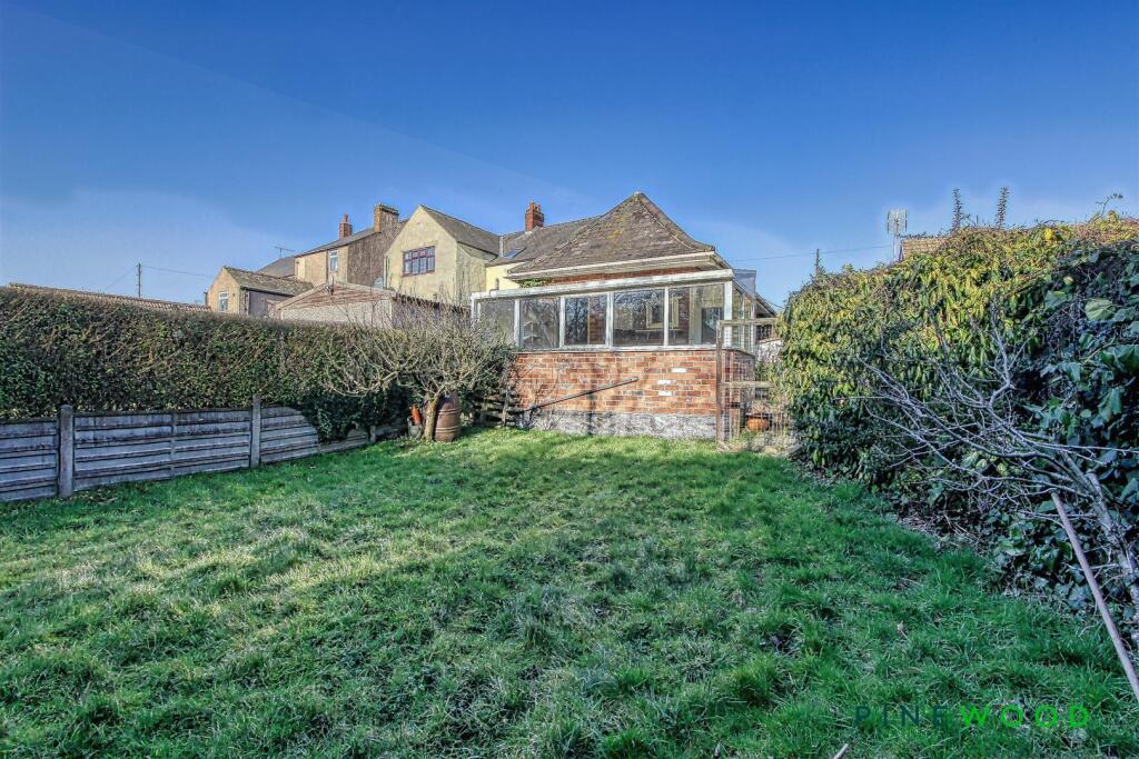 garden to kennels