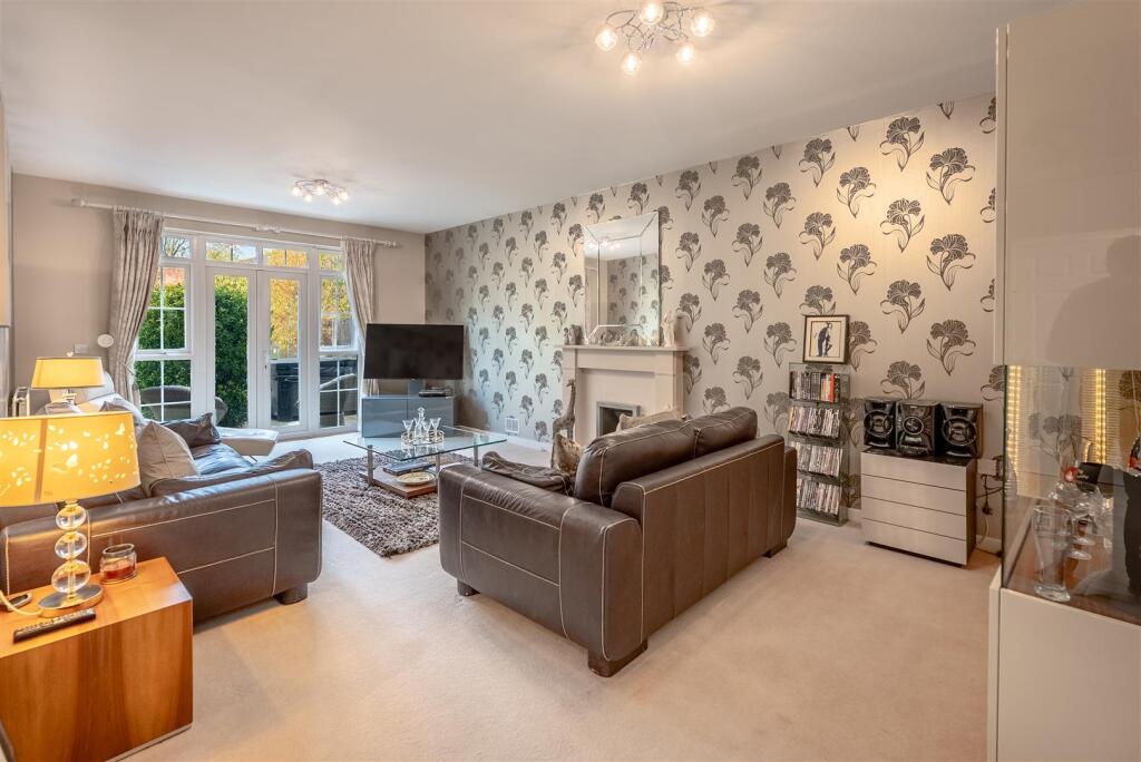 Brook Farm Close-27-1.jpg