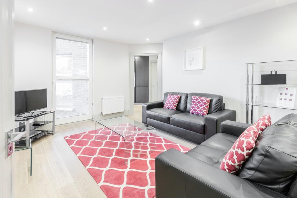 Roomspace - The Q...