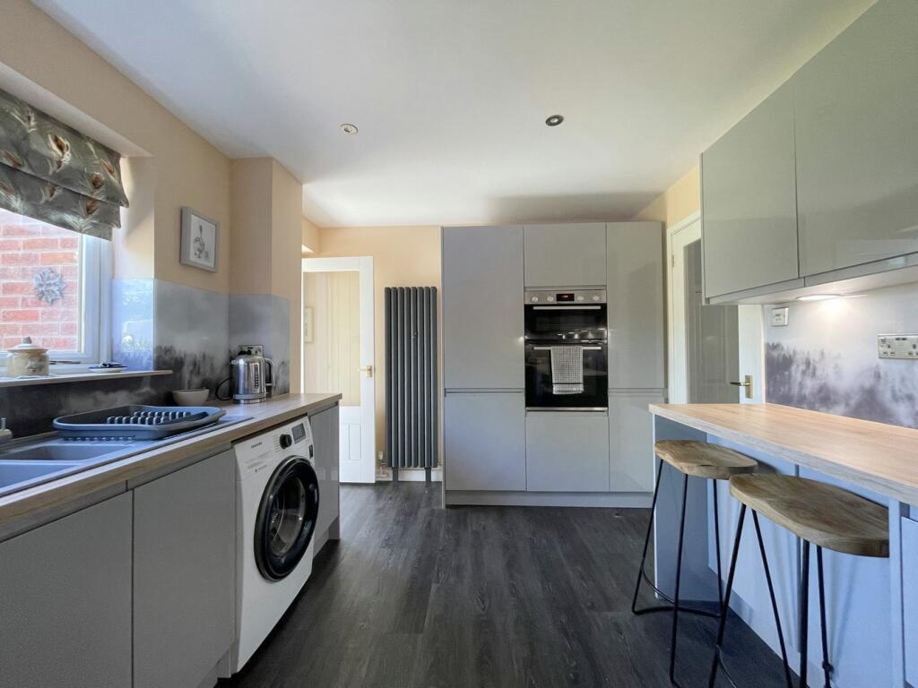 Fitted Kitchen/Breakfast Room