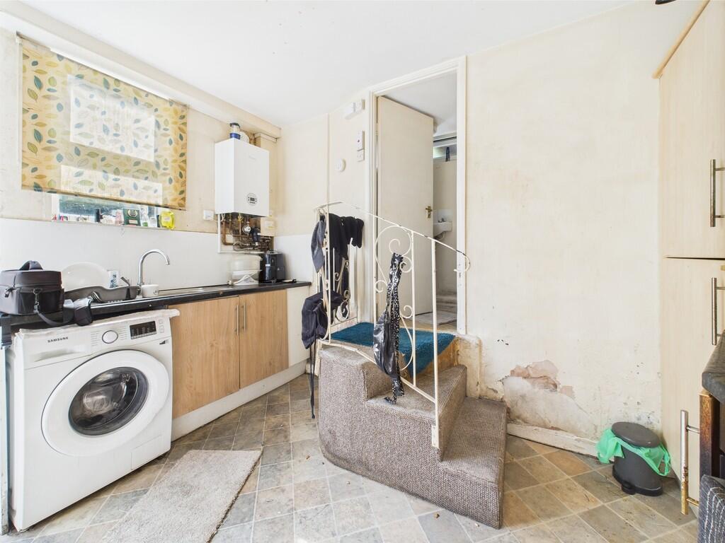 CAM02089G0-PR0476...