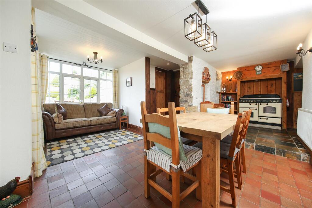Dining Area2.jpg