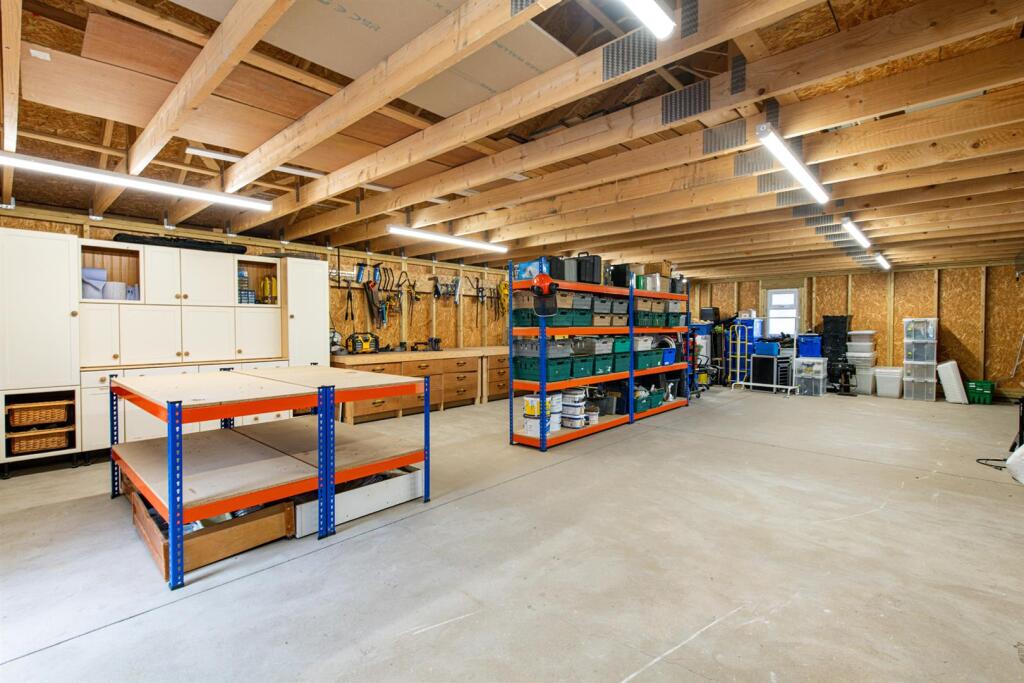 Garage1.jpg