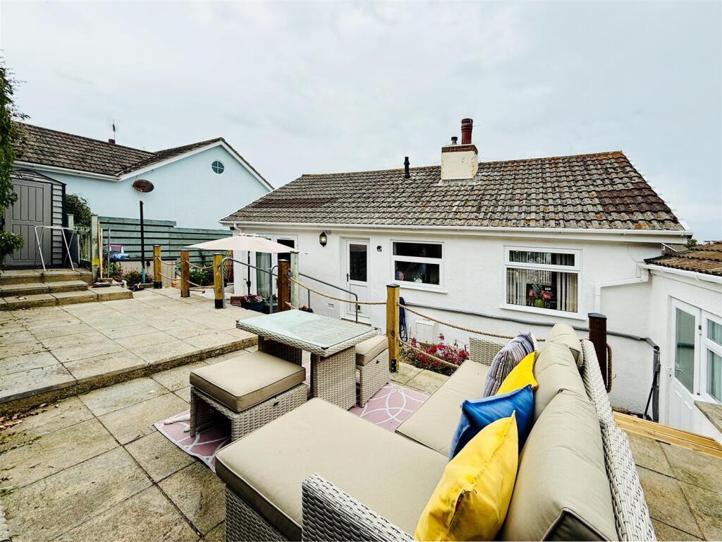 Rear Right Quarter.JPG