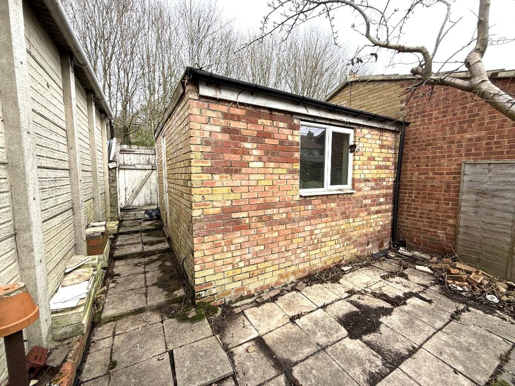GARAGE/OUTBUILDING