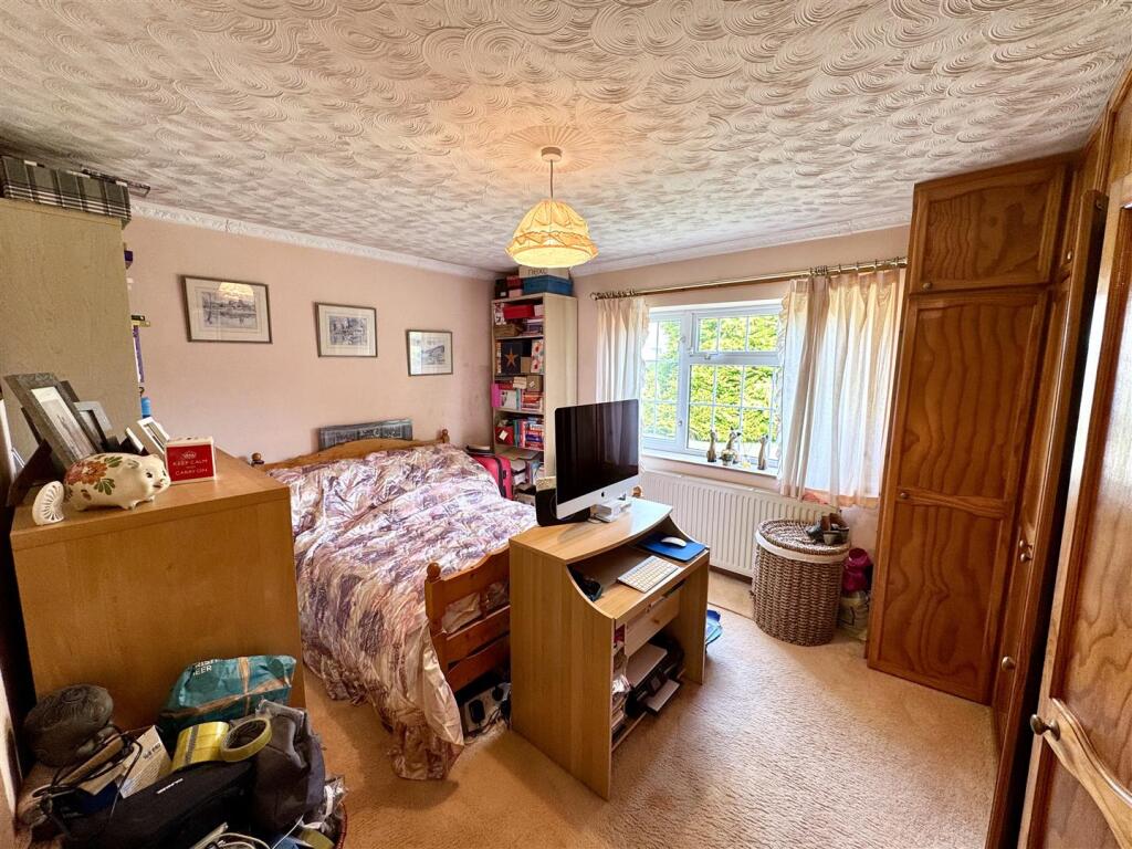 BEDROOM 2