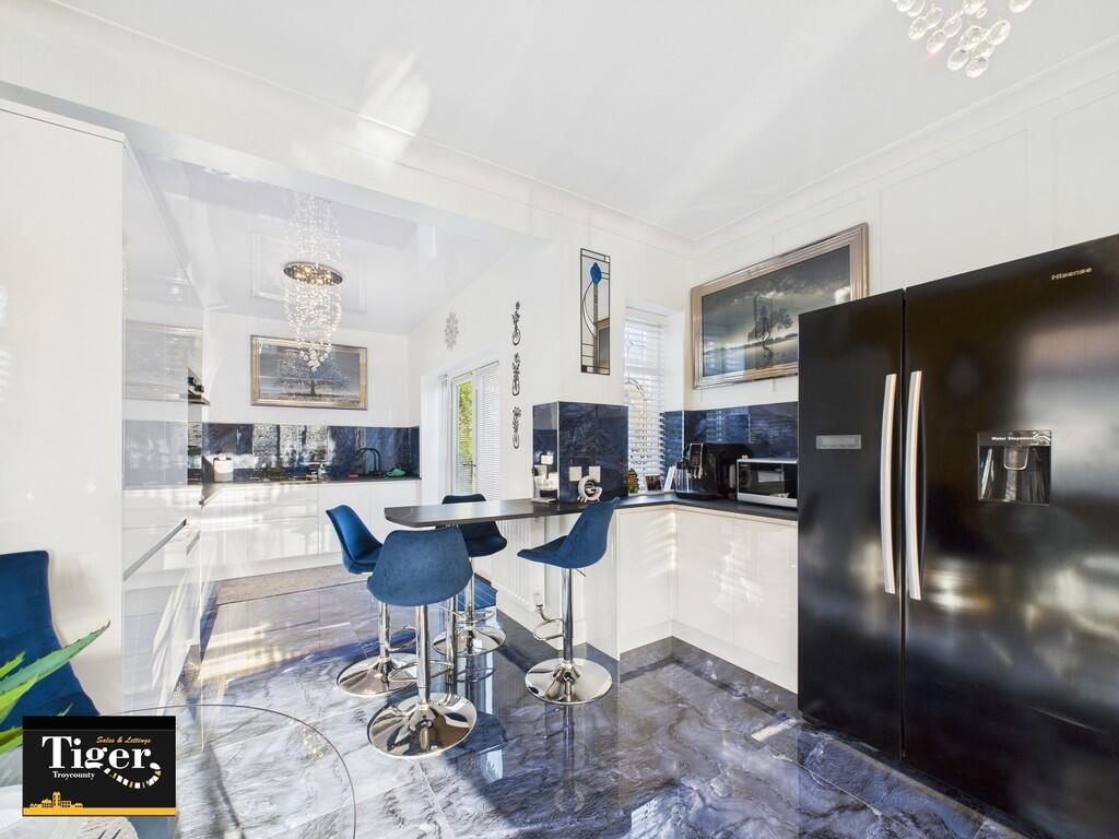 CAM02176G0-PR0514...