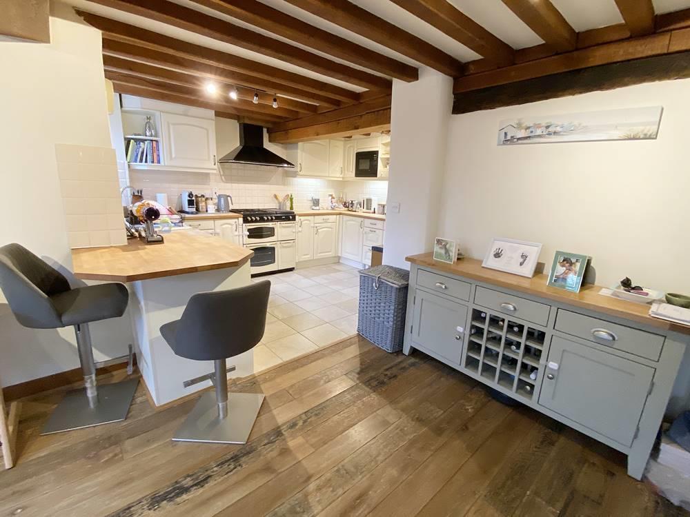kitchen225.jpg