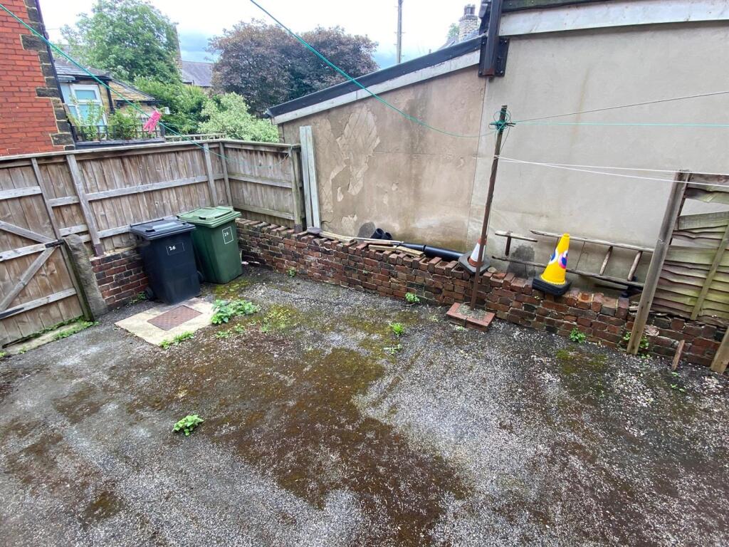 shared yard to rear.jpg