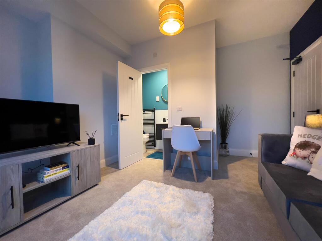 Lounge.jpg