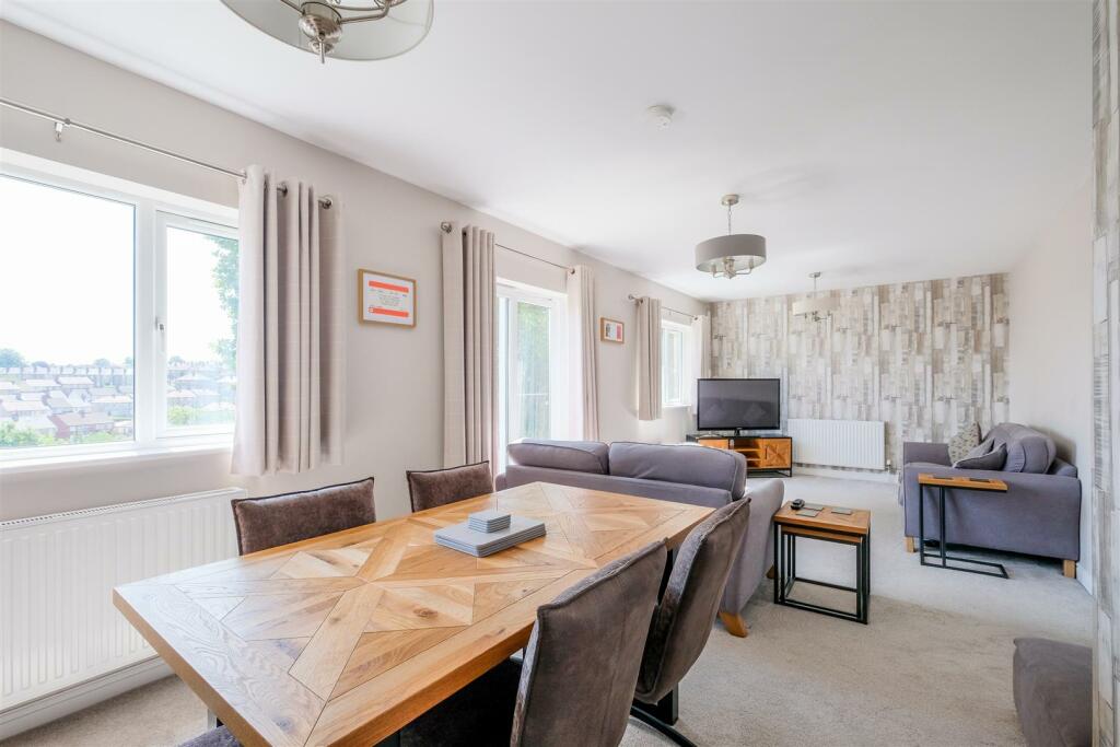 Living/Dining Room