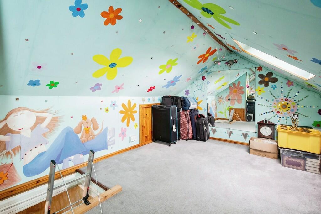 93b6b5c7-372 20Ha...