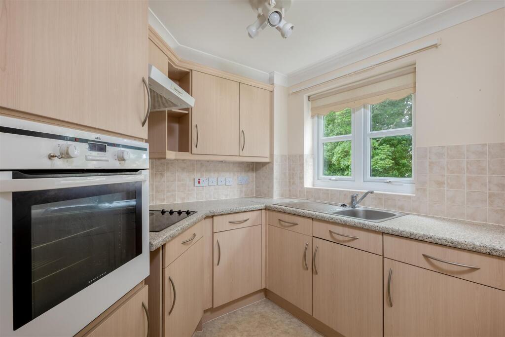 24 Kingstone Court-1643-4.jpg