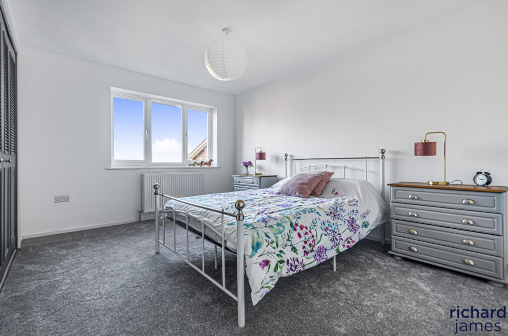 aed018f1-b0cb-494...