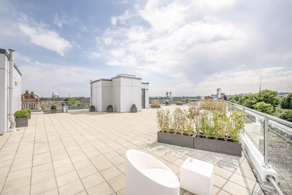 Communal roof terrace