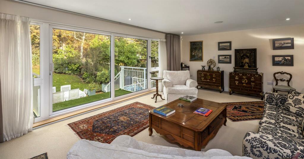 2022-11-30 PS 4 Lakeside Road_030.jpg