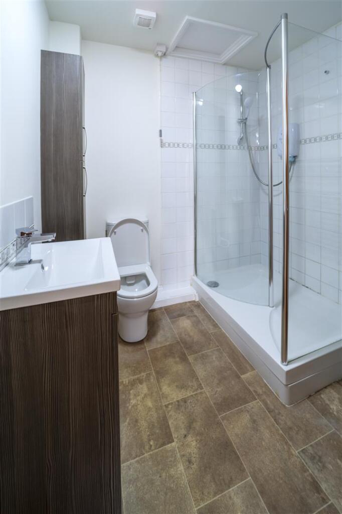 74 Hookhams Lane-shjower room-19.jpg