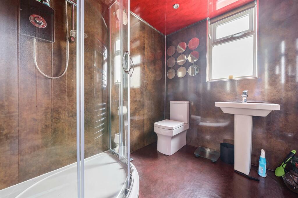 DOWNSTAIRS SHOWER ROOM