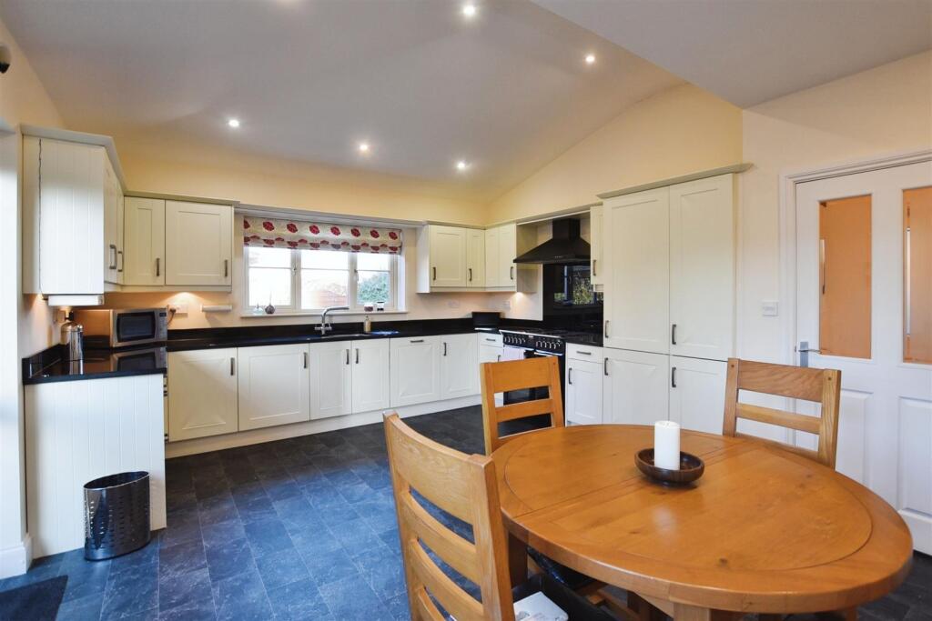 Kitchen Diner