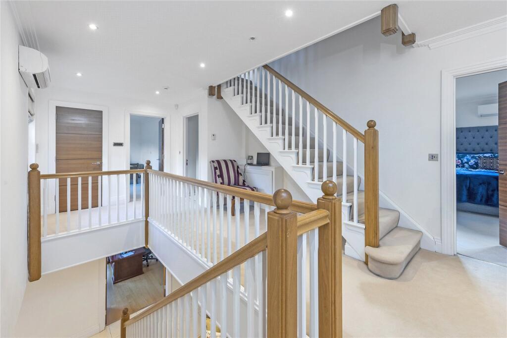 Stairs/Landing
