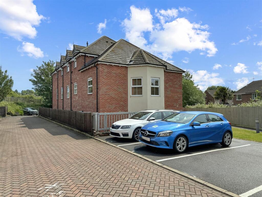 Complex: Side Elevation 049