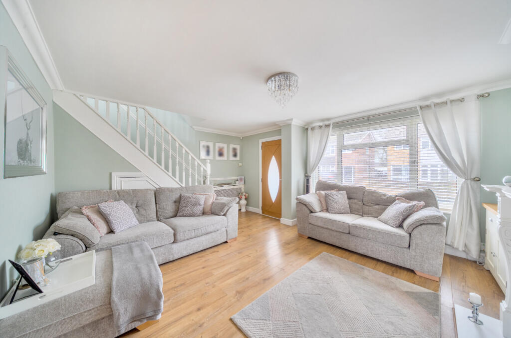 1382180-9-691d946...