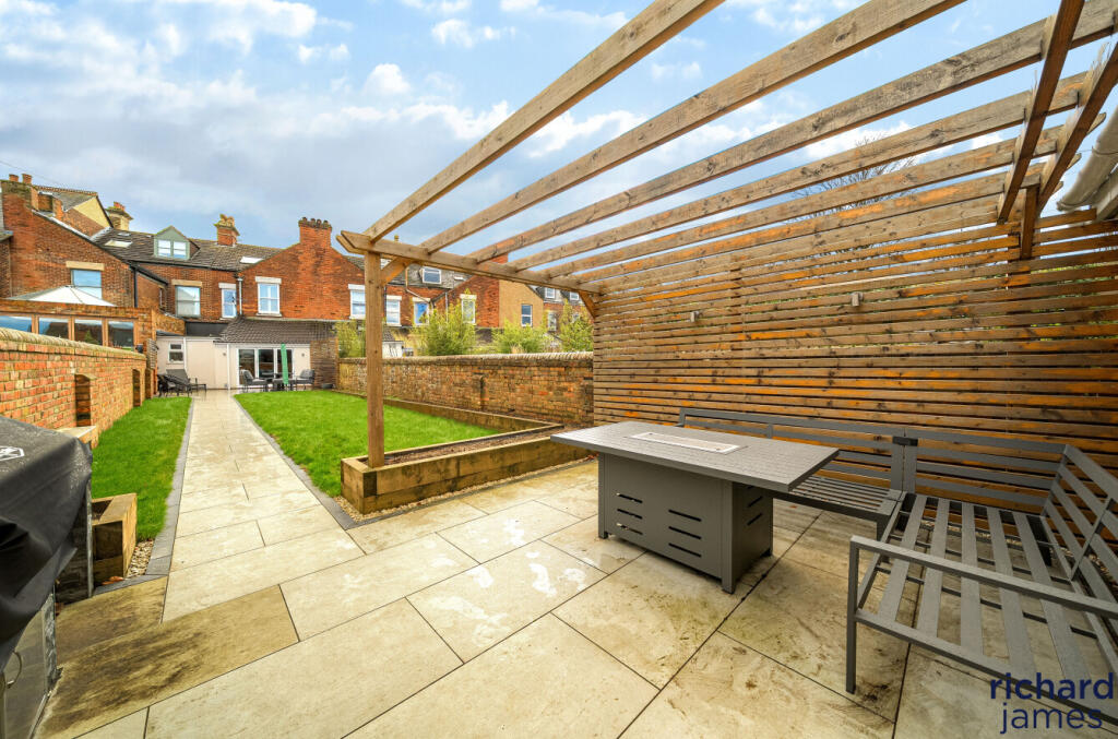 7285a50e2b9b4cebba1f99fc0283de18