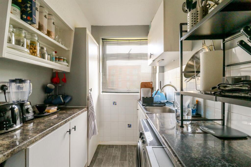 56 Bridle Close-18.jpg