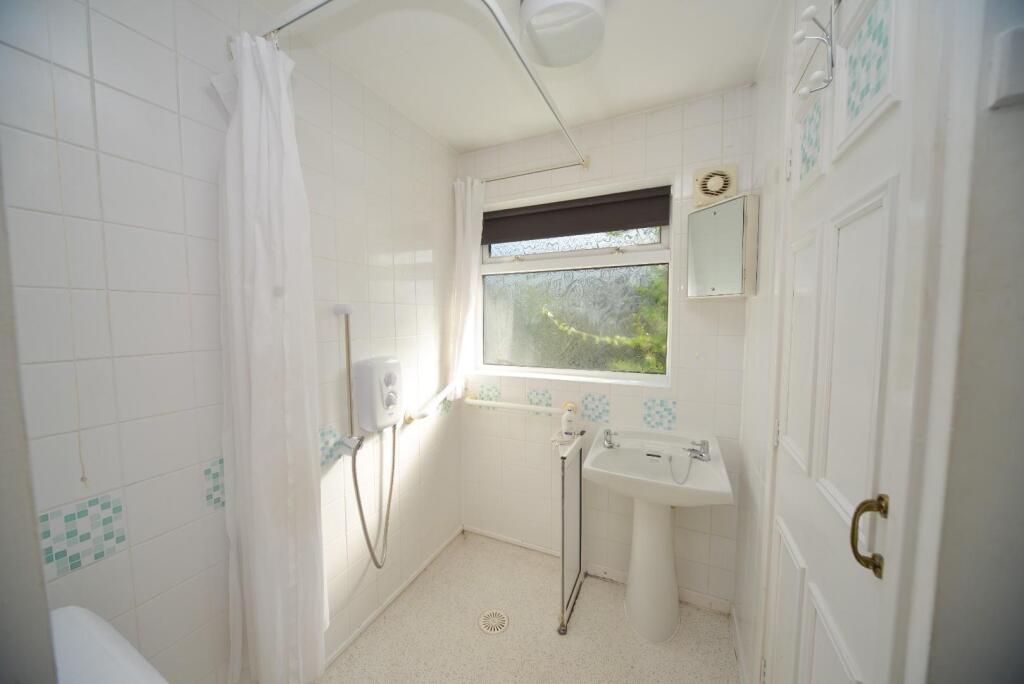 1st floor Wet room.jpg