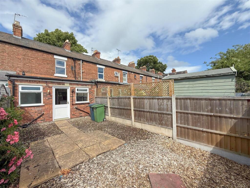 Crowmere Road 63 Rear.jpg