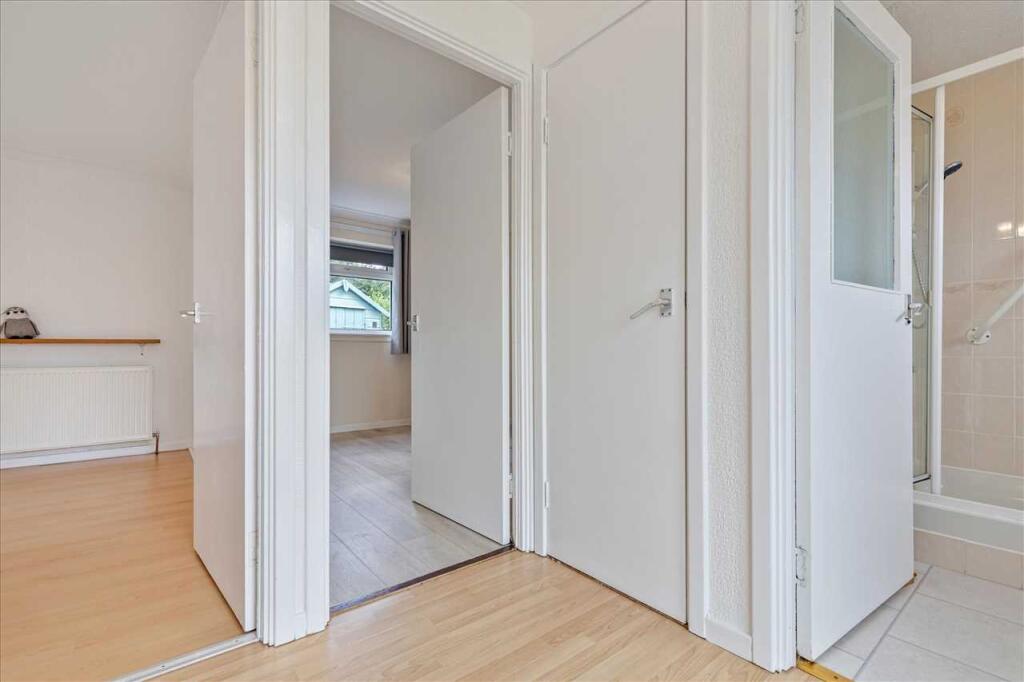 Entrance Hallway (1)