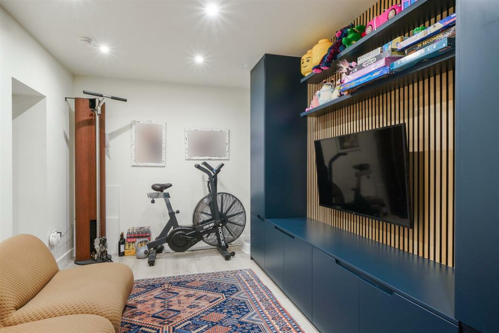 7 Irwin Close - FMnF7VHjbO4f3nN7onj5.jpg