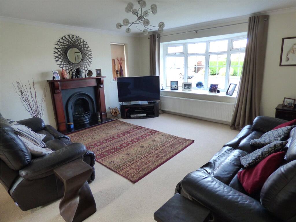 15&#39;3 X 15&#39;1 Lounge