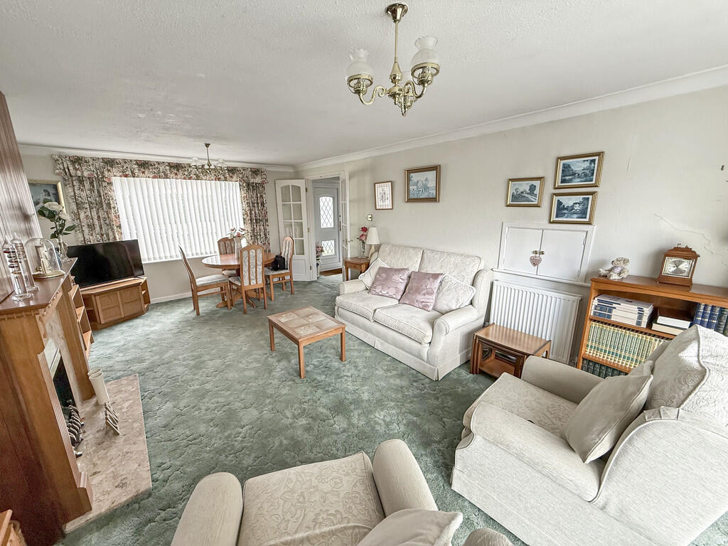 Living/dining roo...