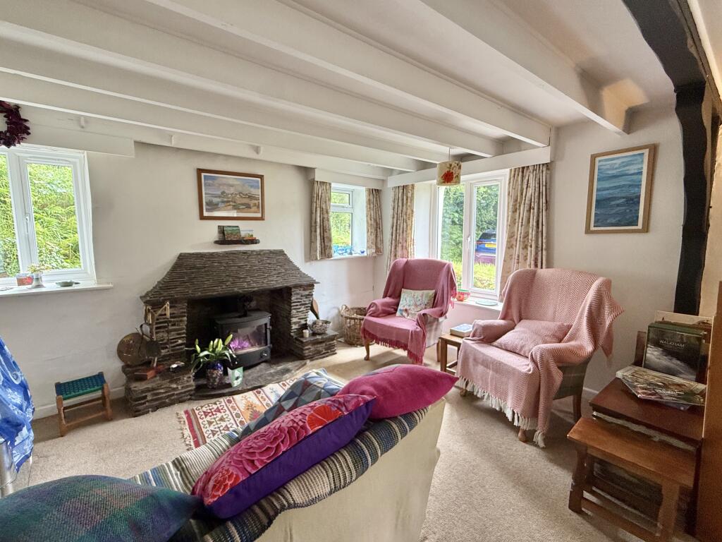 Cosy Sitting/Dining Room