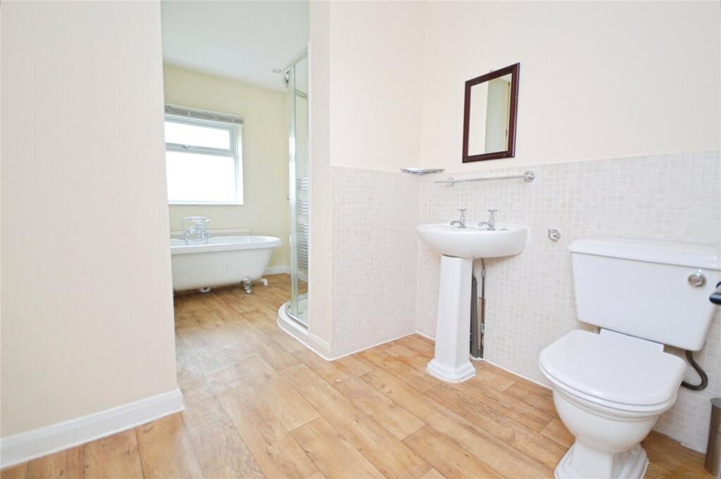 Bathroom/Shower Room