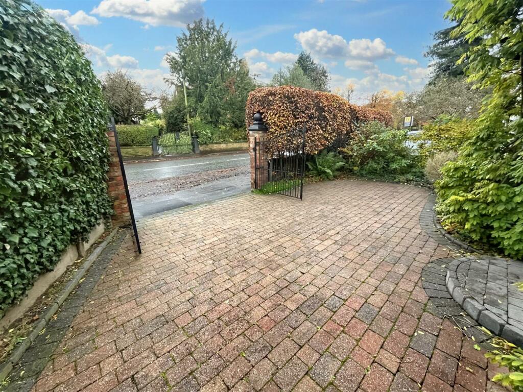 Driveway.jpg
