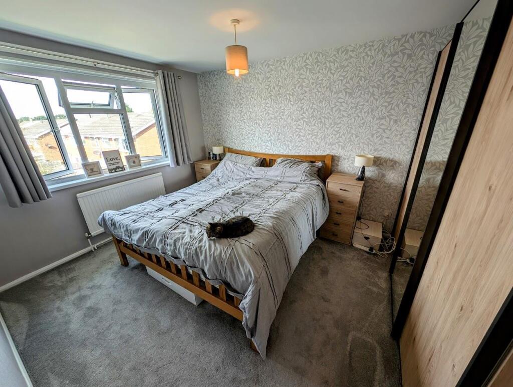 17 badgeworth bed 1.jpg