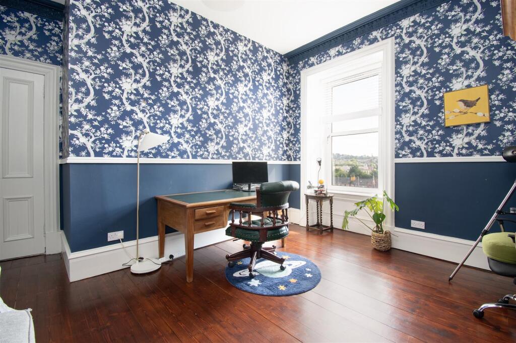 bedroom 4 (1).jpg