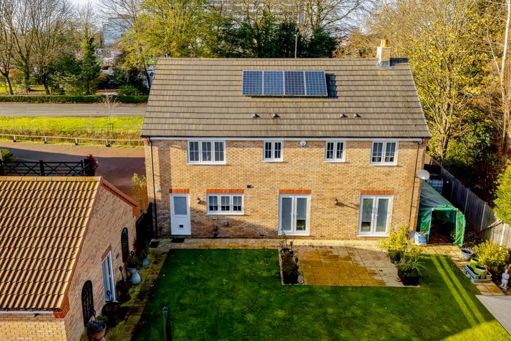 1 Blue Cedar Drive (Fishtoft)-2