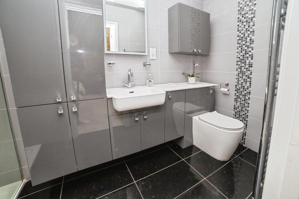 Ensuite Bathroom