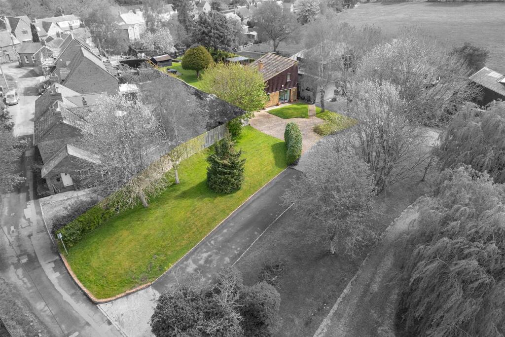 Mayfields, 1 Manor Close