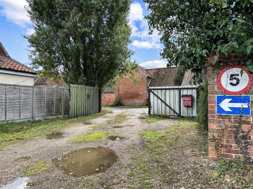 Gated Entrance 054