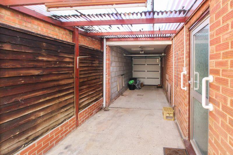 Garage With Open End