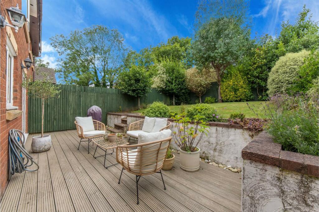 12 Paddock Close 2.jpg