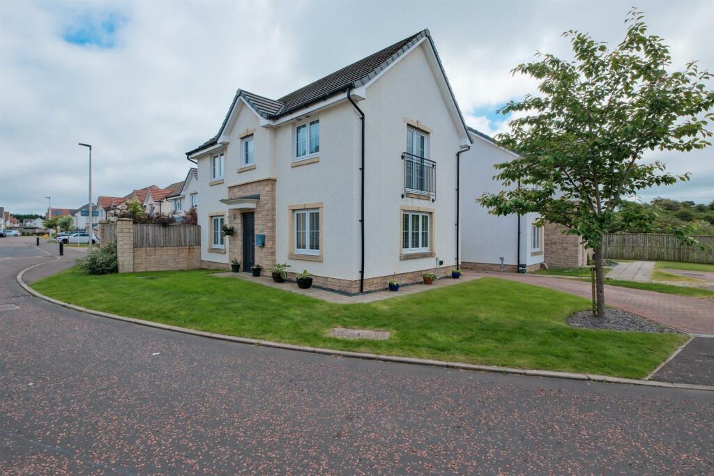 003-3 Burnhead Gardens Carluke ML8 4QL.jpg