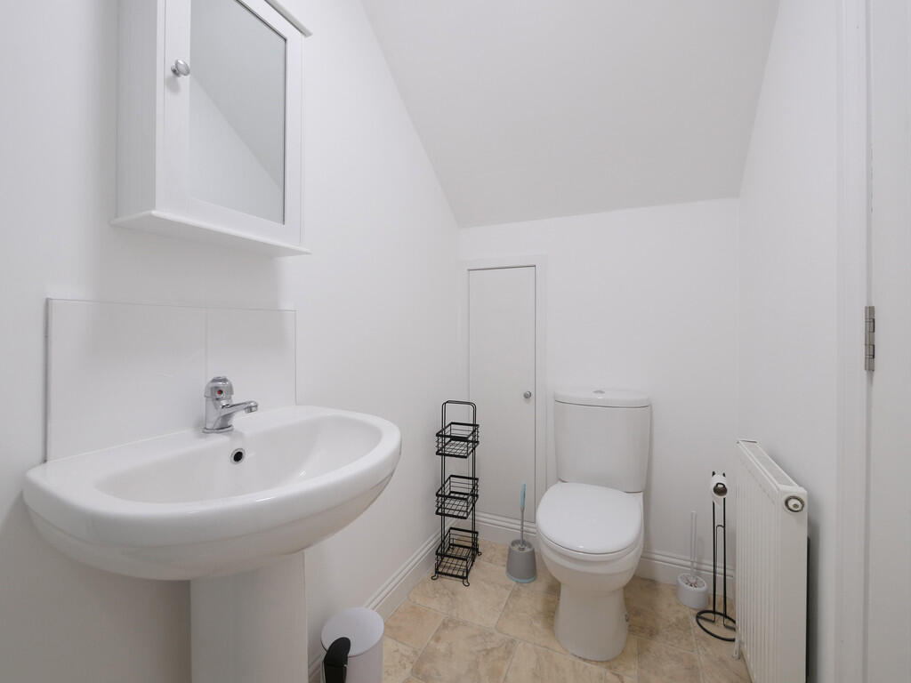 Bedroom 1-ensuite...